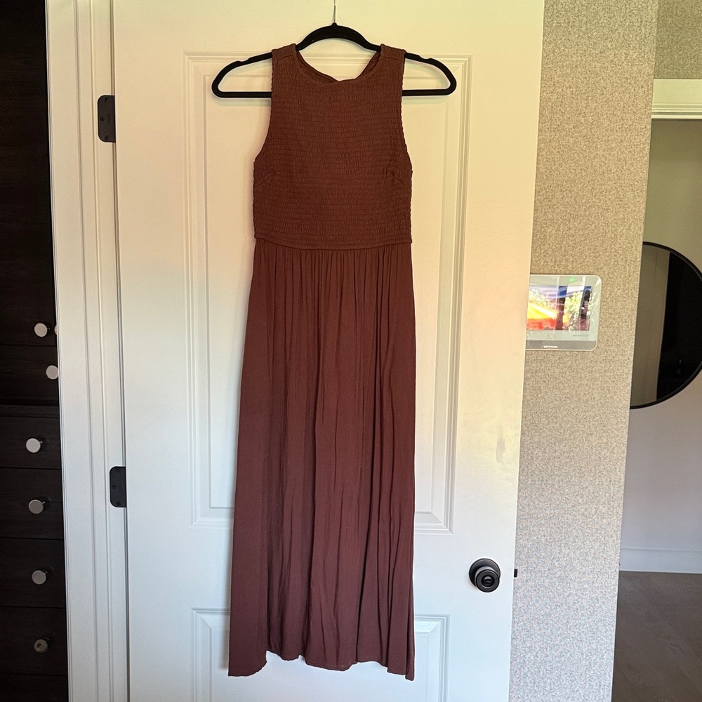 Elegant Brown Sleeveless Midi Dress